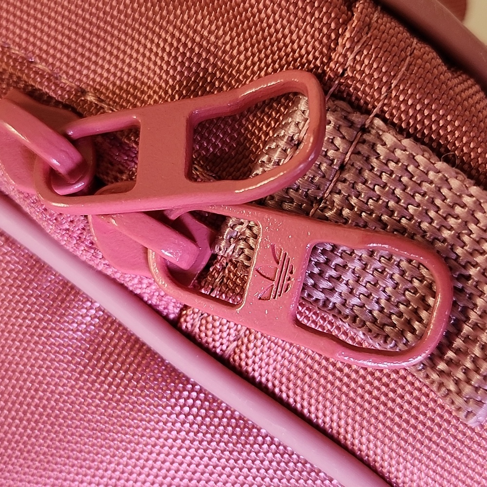 ADIDAS Santiago Rose Pink Sports Duffel Weekender Bag - Picture 5 of 9
